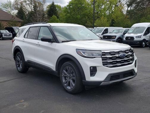 Star White Metallic Tri-Coat 2026 Ford Explorer Active