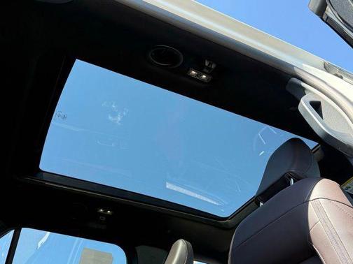 Star White Metallic Tri-Coat 2026 Ford Explorer Platinum