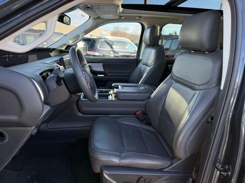 2025 Ford Expedition Max Active 4x4