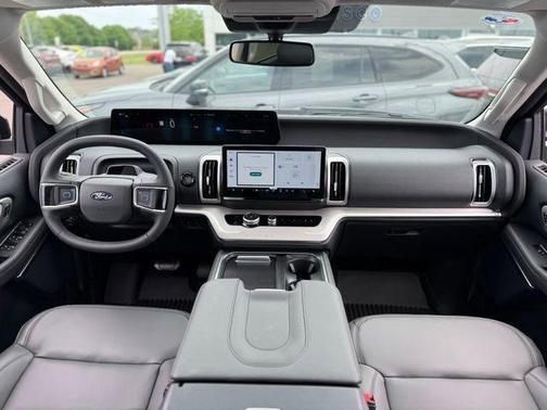 Agate Black Metallic 2026 Ford Expedition Max Active 4x4