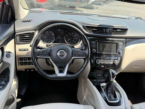 2022 Nissan Rogue Sport SL