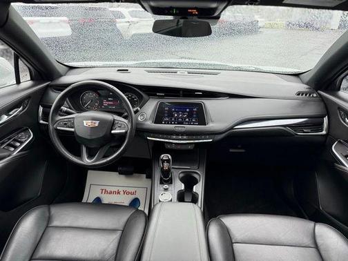 2022 Cadillac XT4 Luxury