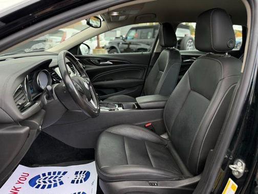 2018 Buick Regal TourX Essence