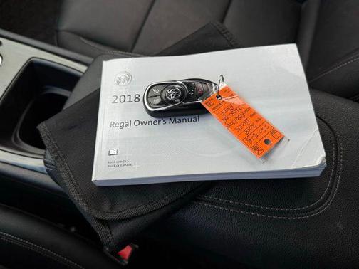 2018 Buick Regal TourX Essence