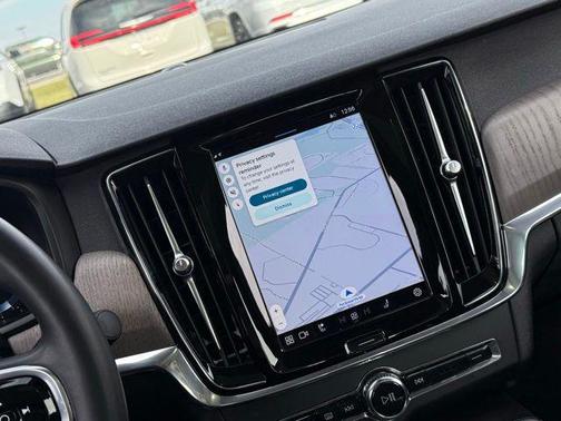 2023 Volvo S90 B6 Plus