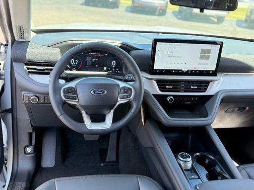 Space White Metallic 2026 Ford Explorer Active
