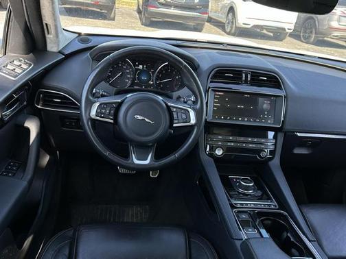 2019 Jaguar F-PACE 30t Prestige