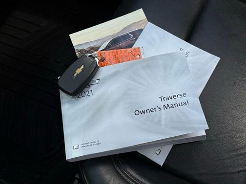 2021 Chevrolet Traverse LT Leather