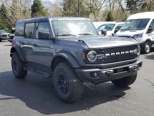 Carbonized Gray Metallic 2026 Ford Bronco Big Bend