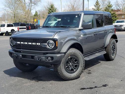 Carbonized Gray Metallic 2026 Ford Bronco Big Bend
