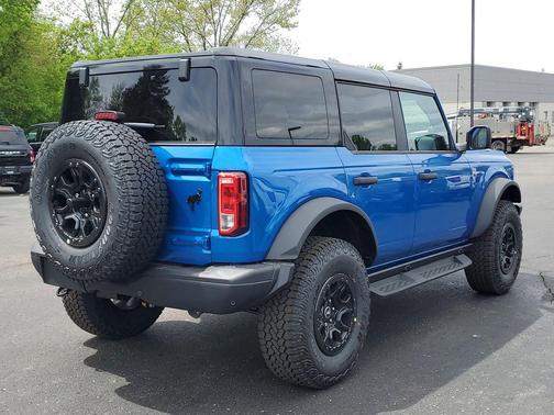 Velocity Blue Metallic 2026 Ford Bronco Big Bend