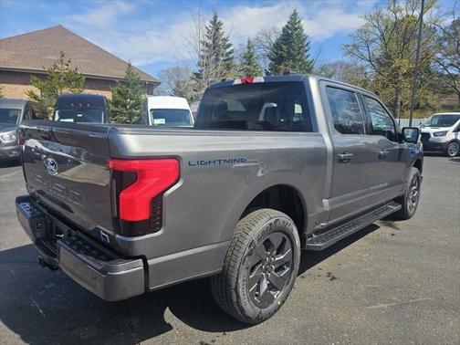 2025 Ford F-150 Lightning Flash