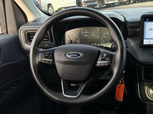 2023 Ford Maverick XL