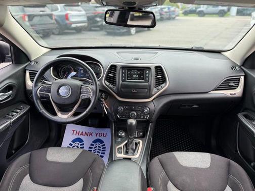 2016 Jeep Cherokee Sport