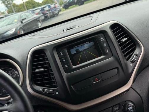 2016 Jeep Cherokee Sport