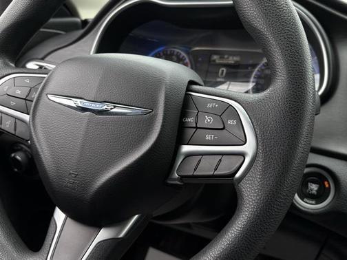 2015 Chrysler 200 LX