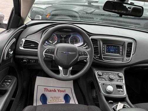 2015 Chrysler 200 LX