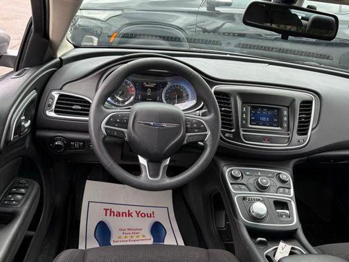 2015 Chrysler 200 LX