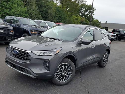 2025 Ford Escape PHEV SE