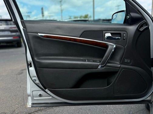 2011 Lincoln MKZ Base