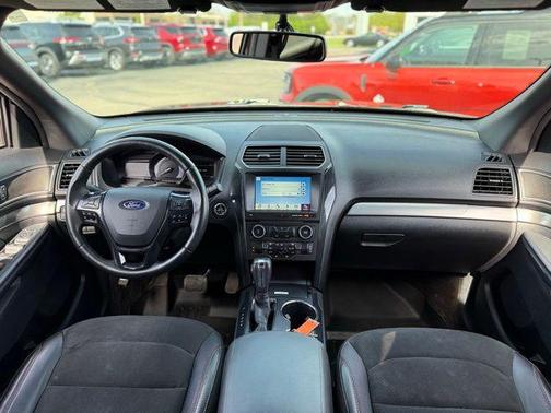 Burgundy 2018 Ford Explorer XLT