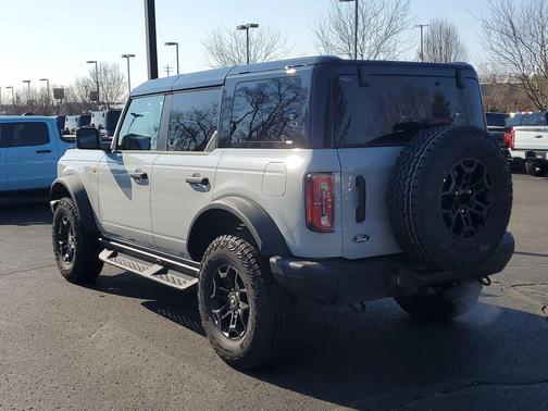Avalanche Gray 2026 Ford Bronco Badlands
