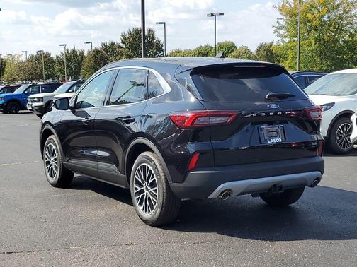 2025 Ford Escape PHEV SE