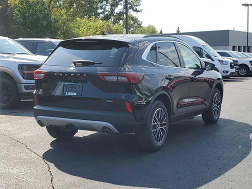 2025 Ford Escape PHEV SE
