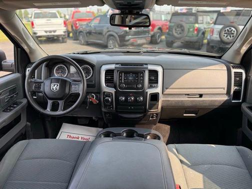 2016 RAM 1500 SLT
