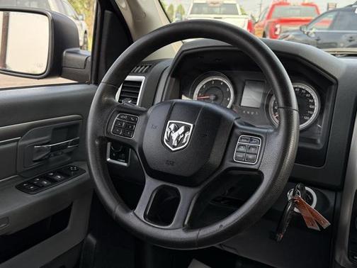 2016 RAM 1500 SLT