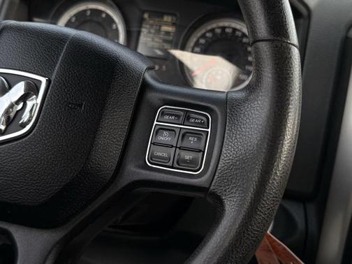 2016 RAM 1500 SLT