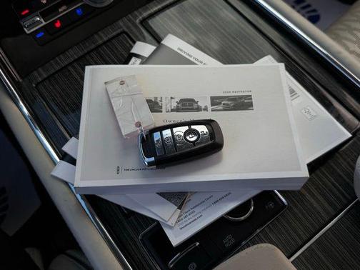 2020 Lincoln Navigator Black Label
