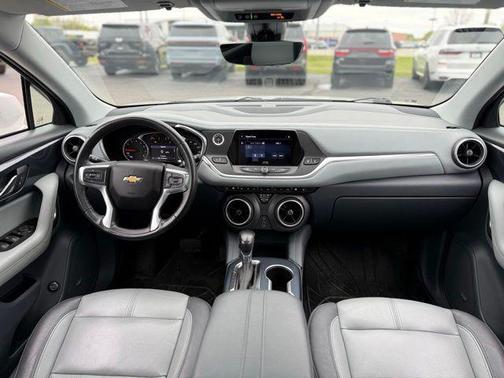 Iridescent Pearl Tricoat 2020 Chevrolet Blazer 3LT