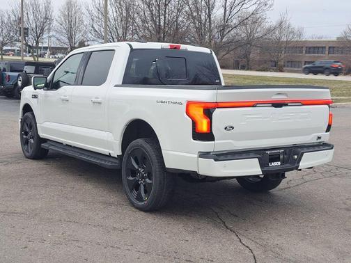 2025 Ford F-150 Lightning Platinum