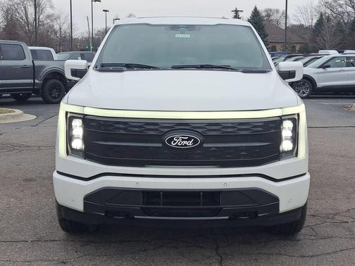 2025 Ford F-150 Lightning Platinum