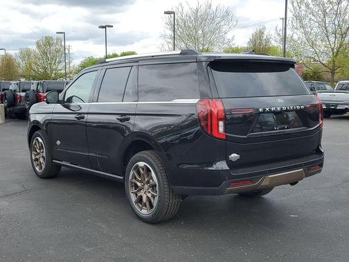 Agate Black Metallic 2026 Ford Expedition King Ranch