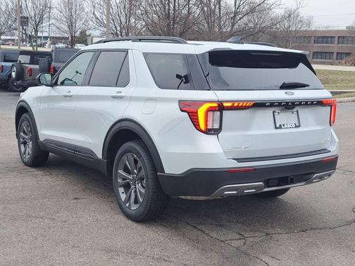 2026 Ford Explorer Active w/200A Pkg