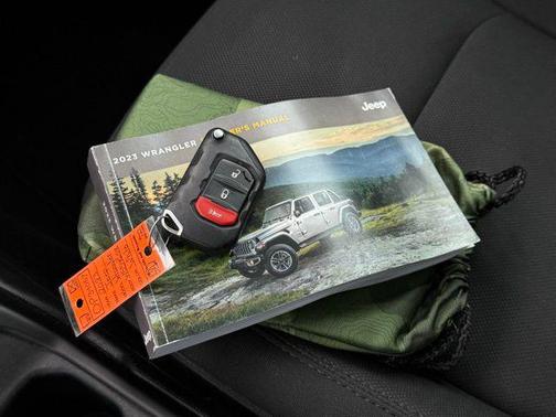 2023 Jeep Wrangler 4-Door Sahara