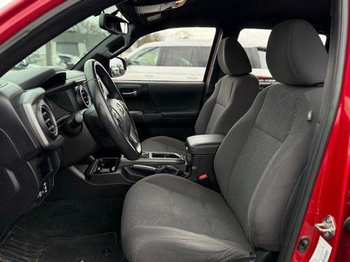 2016 Toyota Tacoma SR