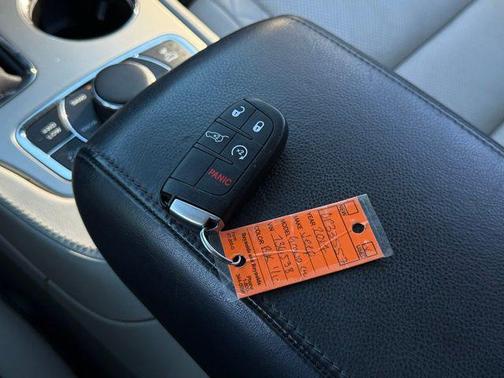 2017 Jeep Grand Cherokee Summit