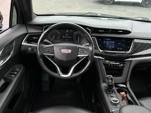 2022 Cadillac XT6 Premium Luxury FWD