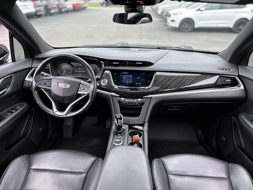 2022 Cadillac XT6 Premium Luxury FWD
