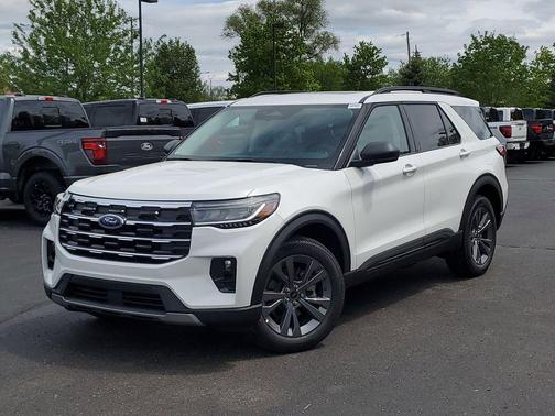 Star White Metallic Tri-Coat 2026 Ford Explorer Active