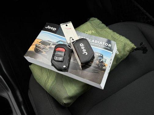 2021 Jeep Gladiator Willys 4x4