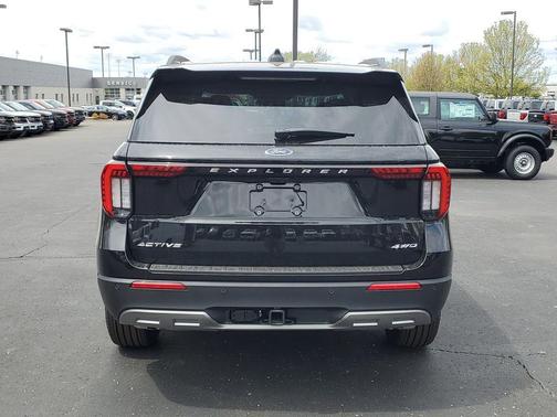 Agate Black Metallic 2026 Ford Explorer Active