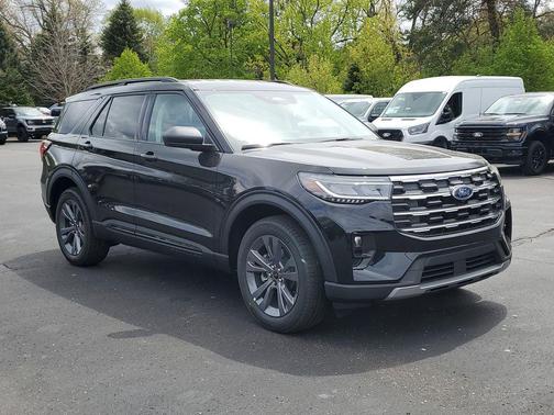 Agate Black Metallic 2026 Ford Explorer Active