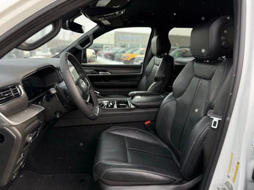 2024 Jeep Wagoneer L Series II 4x4