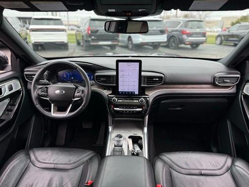 Agate Black Metallic 2023 Ford Explorer Platinum