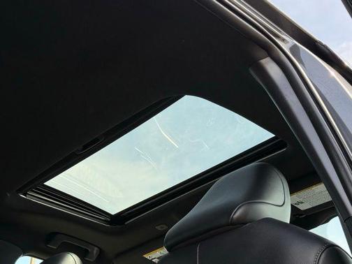 Magnetic Gray Metallic 2025 Toyota Highlander XSE