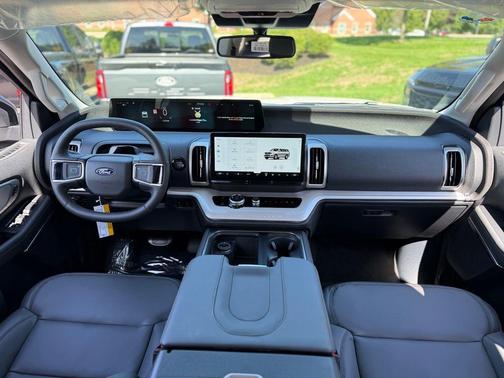 Star White Metallic Tri-Coat 2027 Ford Expedition Max Active 4x4
